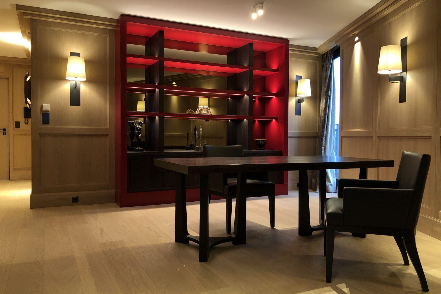 Bespoke Interiors, Interiorarchitecture and curated Homecollection by Andrá Koós Hamburg
